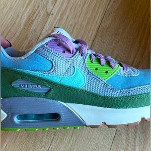 Youth/Women’s Nike Air Max 90 SE1